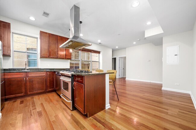 Building Photo - 3551 W Belle Plaine Ave