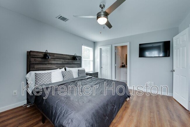 Building Photo - 7954 Sayers St