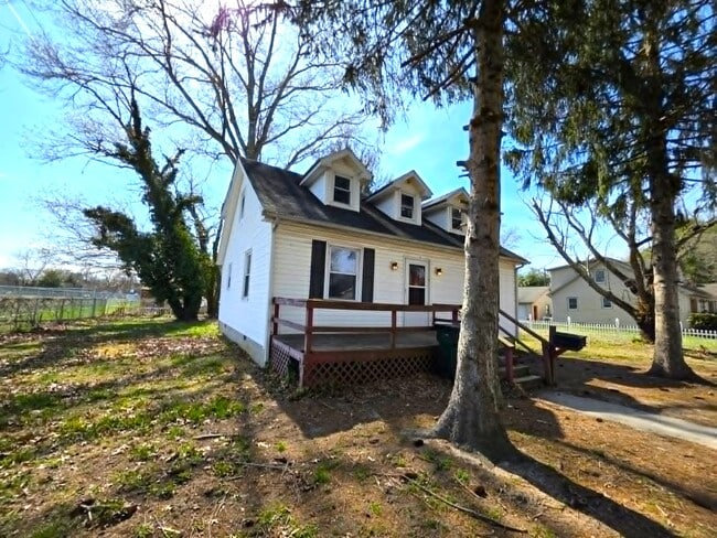 Building Photo - 406 Grove Pl