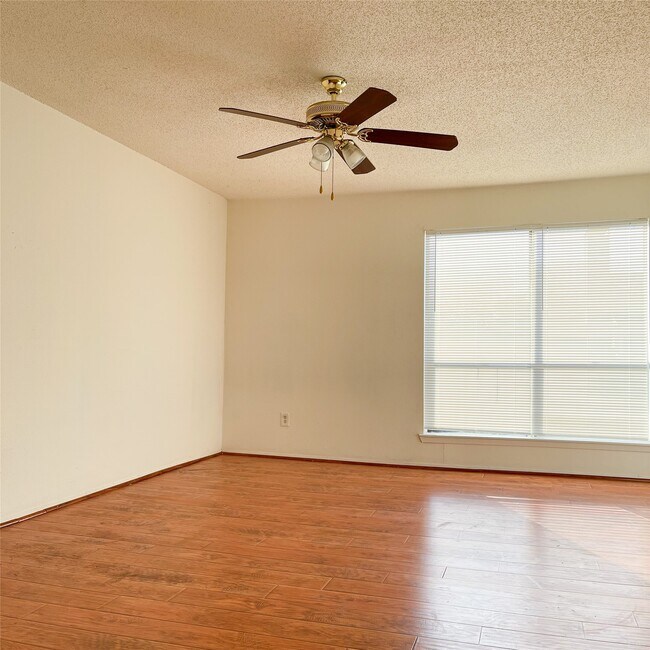 Building Photo - 9495 Pagewood Ln