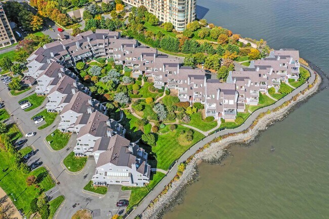 Building Photo - 14A Riverview Cir