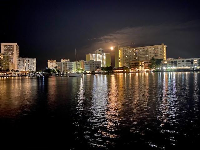 Building Photo - 400 Golden Isles Dr