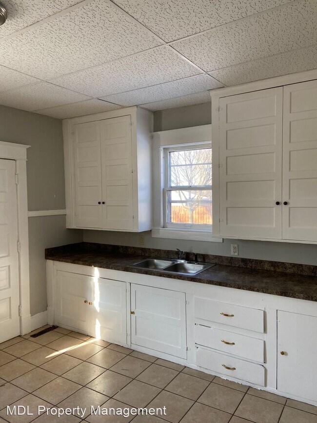 4 br, 2 bath House 107 N Warner 107 N Warner St Bay City MI 48706