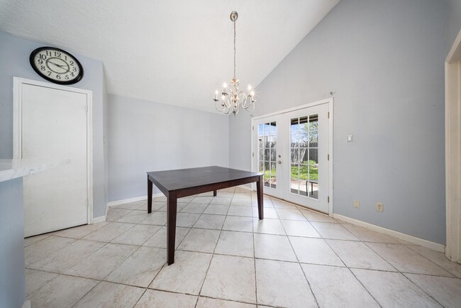 Building Photo - 15242 Peachmeadow Ln