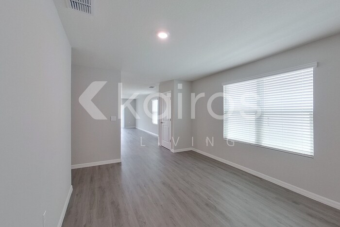 Building Photo - 8633 SW 43rd Ter