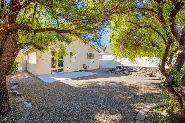 Building Photo - 8836 Iron Hitch Ave