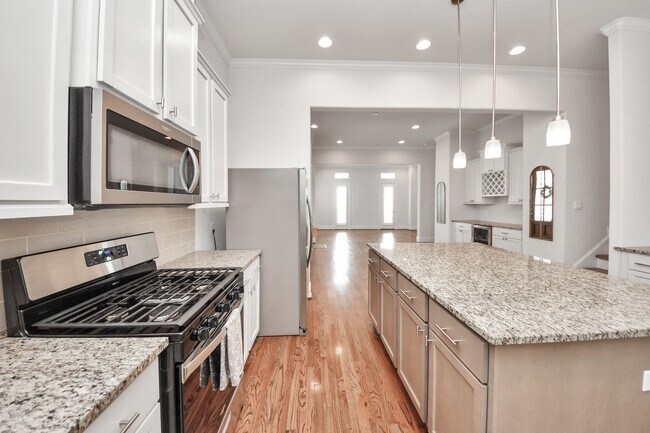 Building Photo - 2606 Madeline Grove Dr
