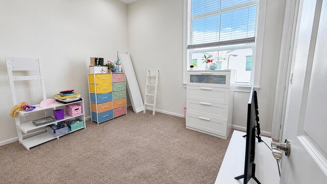 Building Photo - 16454 Helix Ct