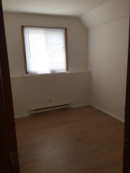 Building Photo - 512 Powers Ct