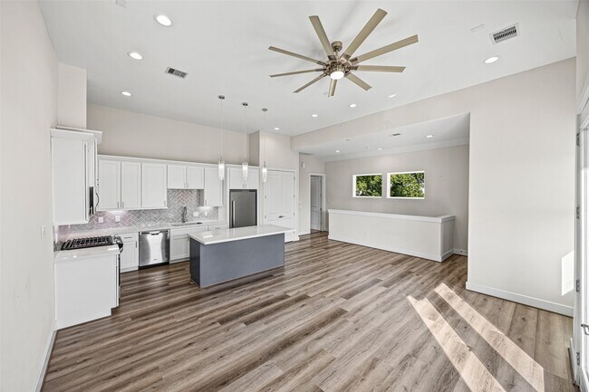 Building Photo - 3407 Terry St