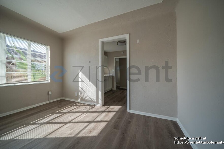 Building Photo - 925 17th St S