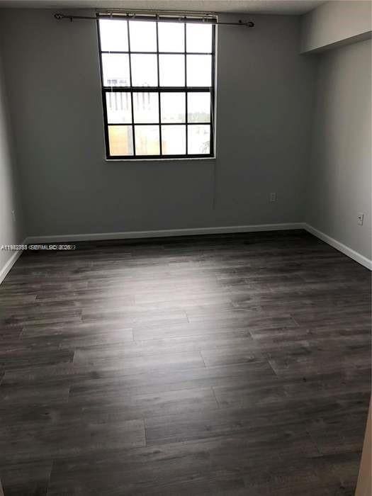 Building Photo - 1919 Van Buren St