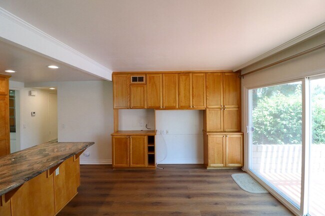 Building Photo - 1050 Pacifica Dr