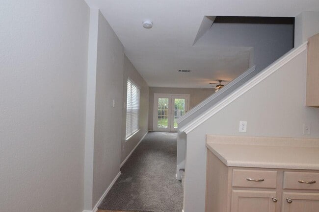 Building Photo - 10316 Garbacz Dr