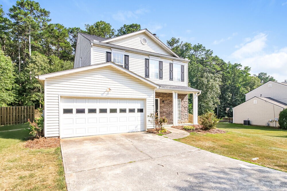 Building Photo - 2215 Baker Carter Dr