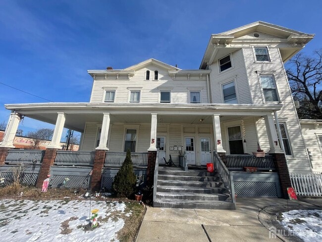 Building Photo - 3 S Adelaide Ave