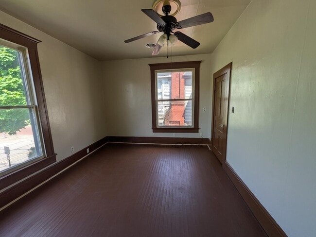 Primary Photo - 439 W 11th St