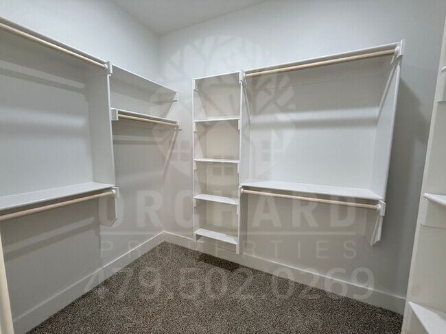 Building Photo - Bella Vista Single-Family Home- 3 Bed/ 2 B...