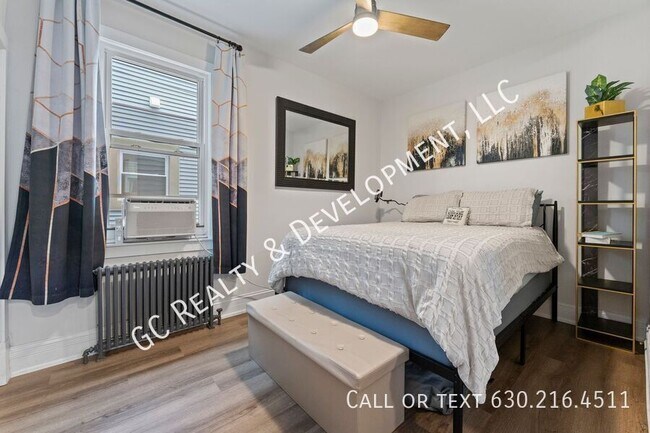 Building Photo - 1649 N Richmond St