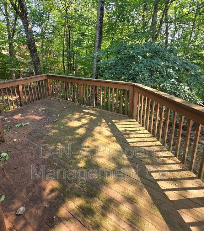 Building Photo - 602 Mountain View Way