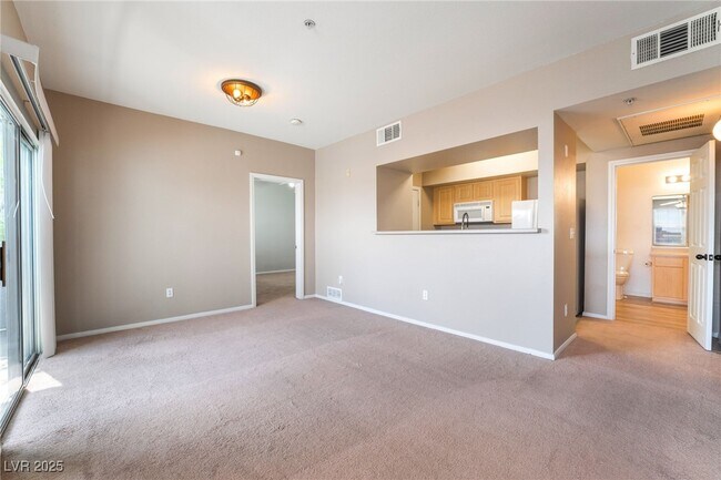 Building Photo - 6955 N Durango Dr