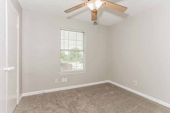 Building Photo - 6602 Pecanwood Dr
