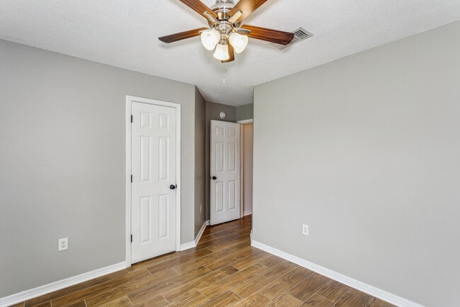 Building Photo - 2208 Seascale Ct
