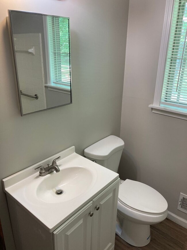 Building Photo - 3/1 House in South Rome- $1,195