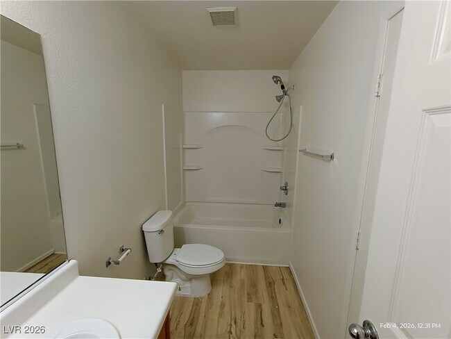 Building Photo - 674 Iron Bridge St