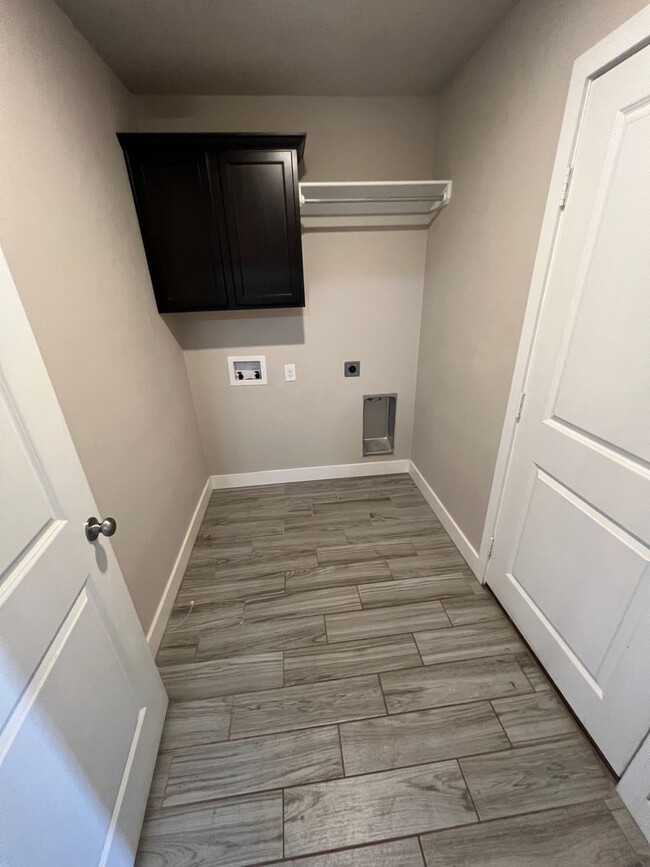 Building Photo - Lubbock Cooper ISD 3 Bedroom/2 Bathroom AV...