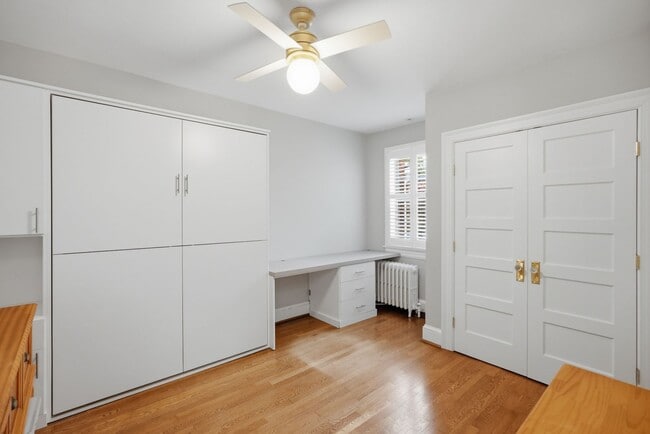 Building Photo - Glover Park Townhome | 4 Bed | 3.5 Bath | 2,500 Sf | Large Front Porch & Fenced-In Backyard w/ Deck