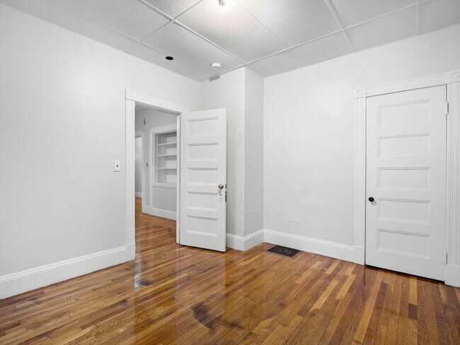 Building Photo - 151 E Mountain Ave