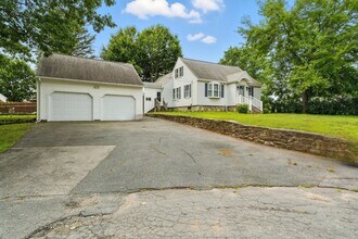 Building Photo - 178 Massasoit Rd