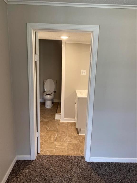 Building Photo - 704 E Culton St