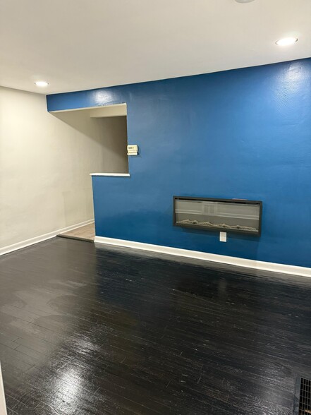 Building Photo - 630 Church St