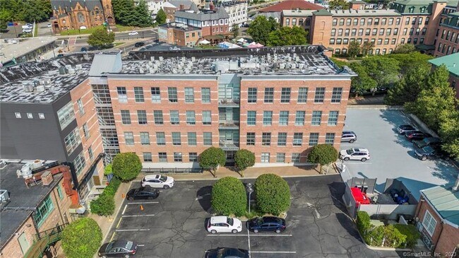 Building Photo - 10 Ann St