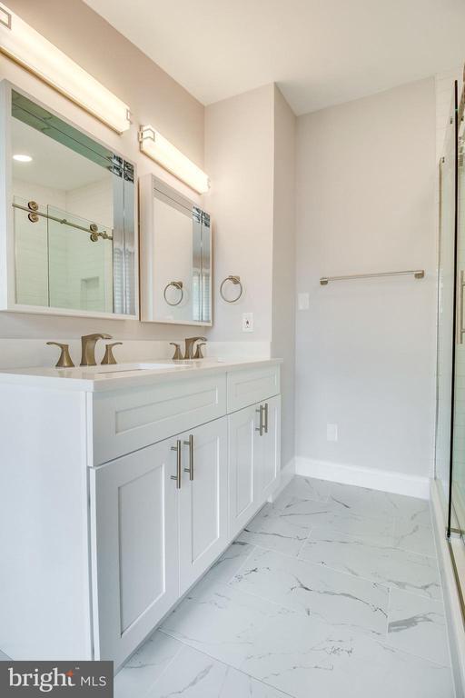 Building Photo - 6525 Byrnes Dr