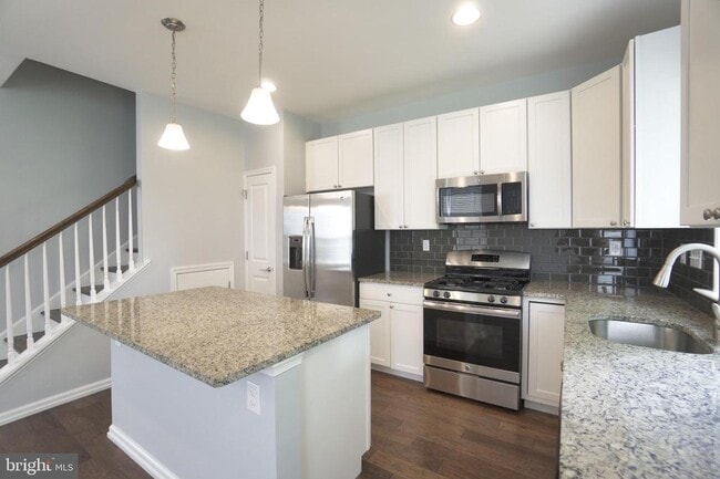 Building Photo - 1003 Chapman Cir