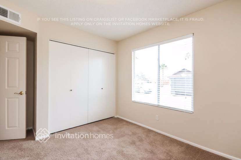 Building Photo - 2551 E Diamond Cir