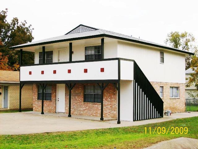 Building Photo - 607 N Elm St