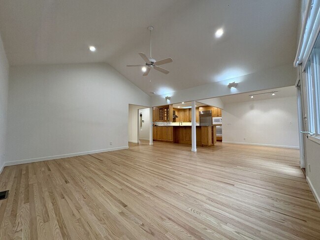 Building Photo - Beautifully Updated 4BD/2BA Single-Family Home in Palo Alto