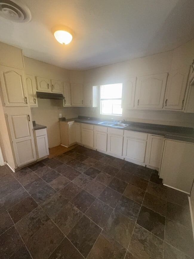 Building Photo - 316 Woody Dr