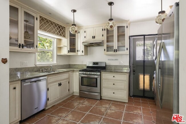Building Photo - 11269 La Maida St