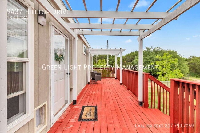 Building Photo - 9437 Hill Top Dr