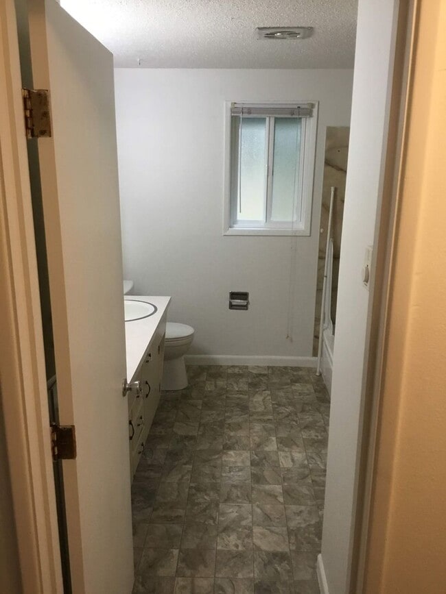 Building Photo - 4 Bedroom Home in Santa Clara