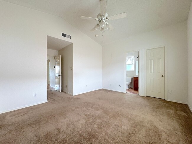 Building Photo - East El Paso 3 bed Refrig A/C