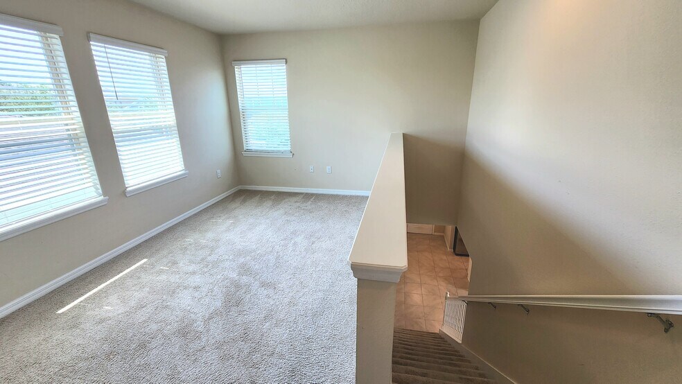 Building Photo - 16749 Harper Cove Dr