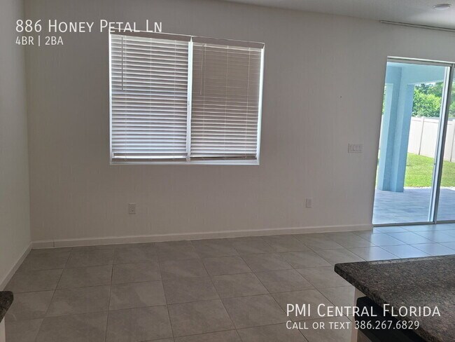 Building Photo - 886 Honey Petal Ln