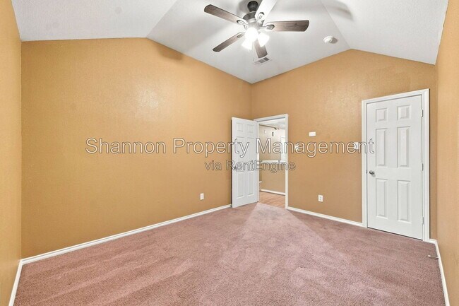Building Photo - 16551 Pentonshire Ln
