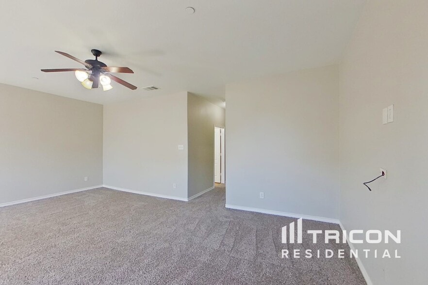 Building Photo - 4120 Comanche Dr